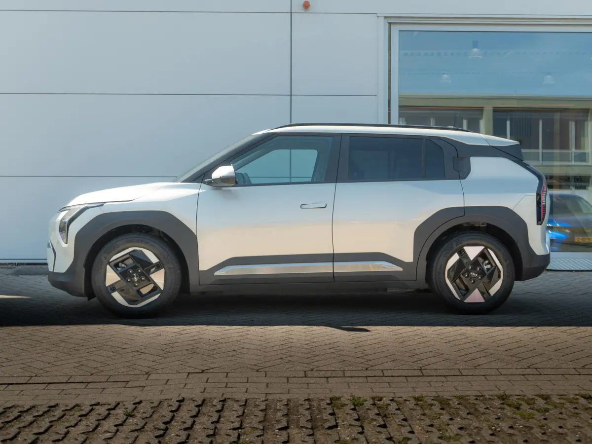 Plus 81.4 kWh | Stoel en stuurverwarming | Navi | Dode hoek assistentie |