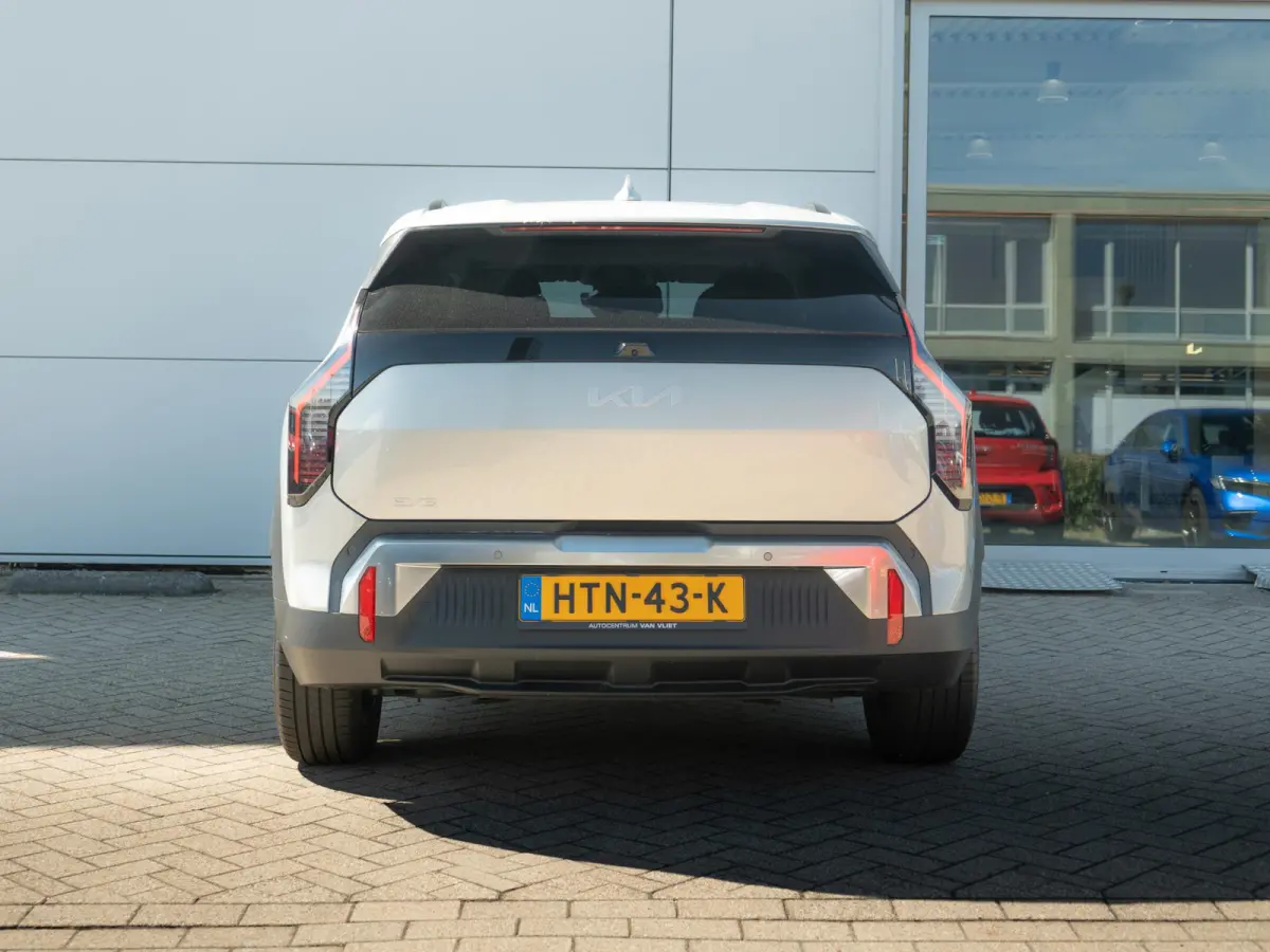 Plus 81.4 kWh | Stoel en stuurverwarming | Navi | Dode hoek assistentie |