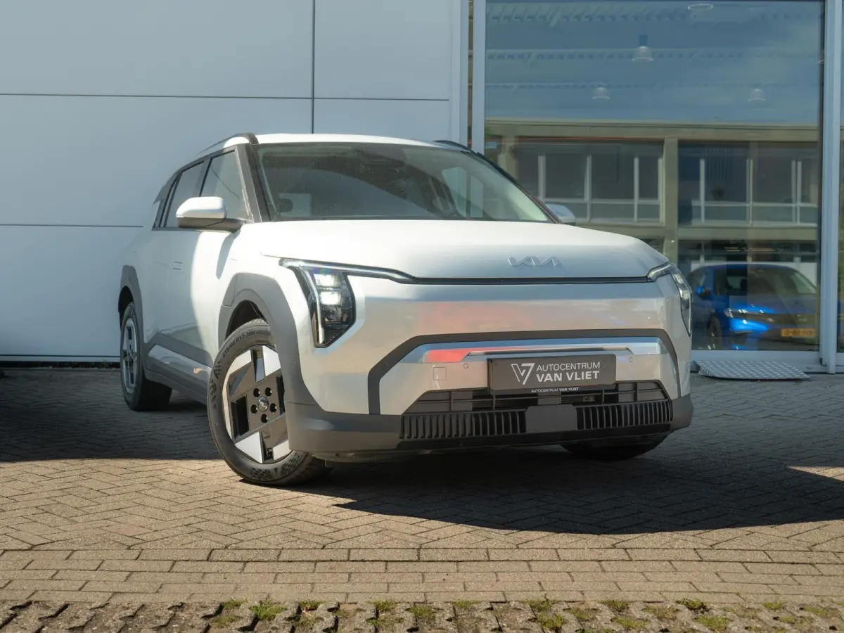 Plus 81.4 kWh | Stoel en stuurverwarming | Navi | Dode hoek assistentie |