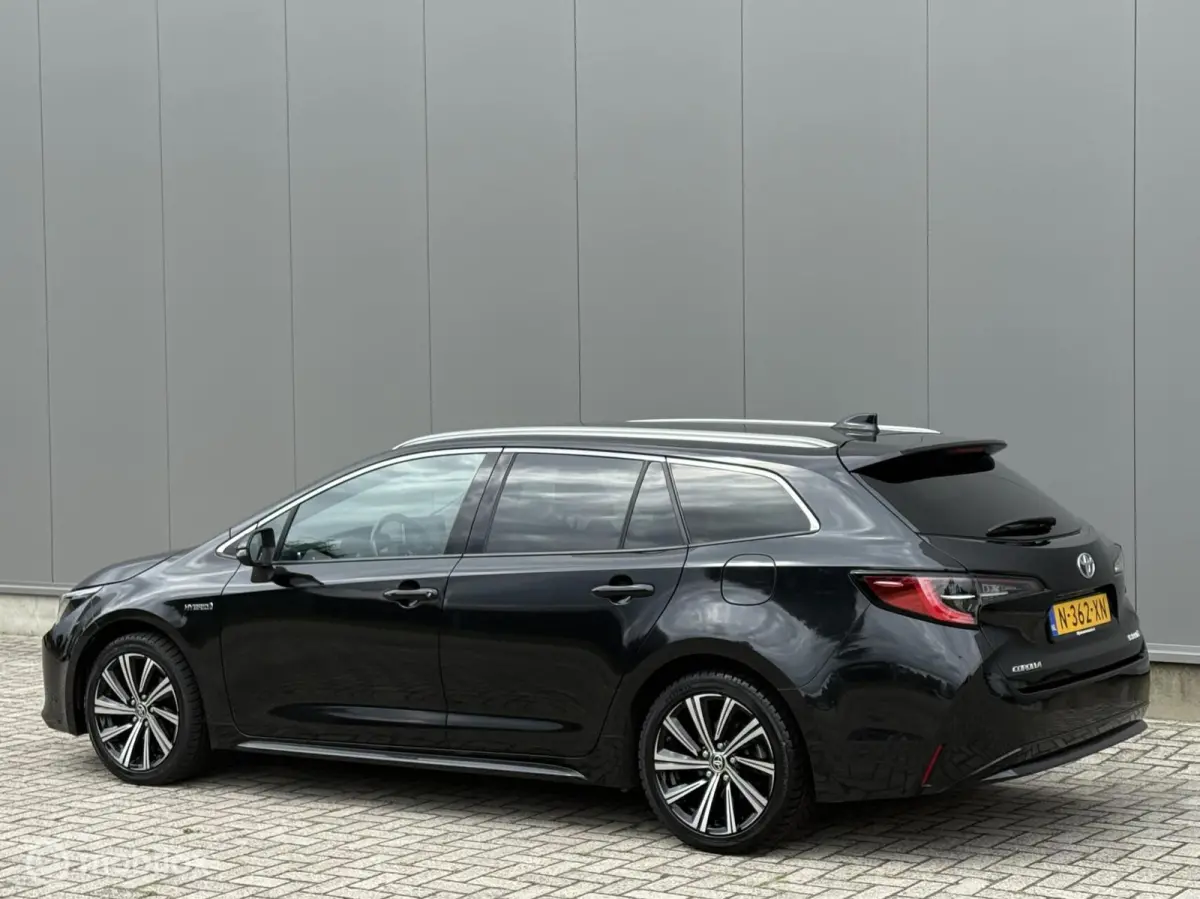 1.8 Hybrid Dynamic aut. Vol !