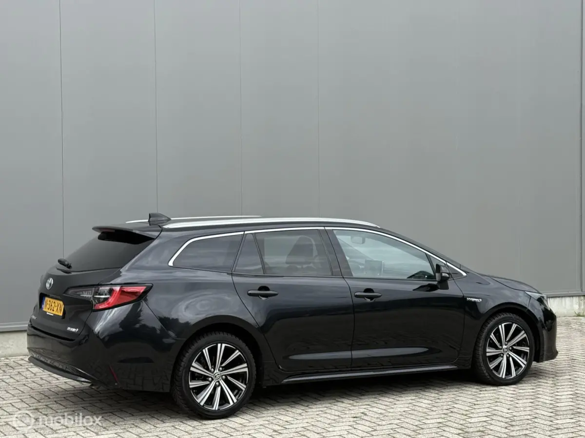 1.8 Hybrid Dynamic aut. Vol !