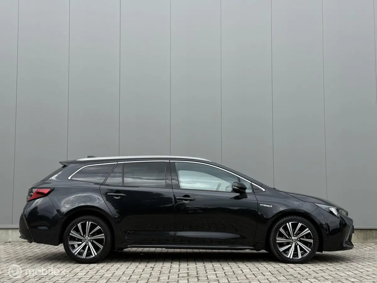 1.8 Hybrid Dynamic aut. Vol !