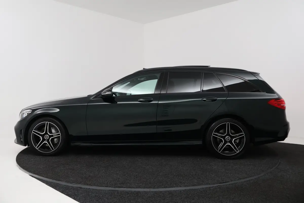 180 Solution AMG (PANORAMADAK, SFEERVERLICHTING, ELEKT. STOELEN, MULTIBEAM KOPLAMPEN, CAMERA)