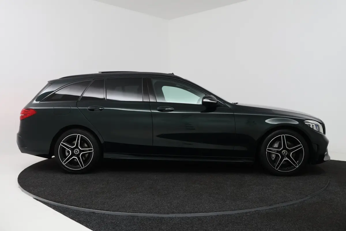 180 Solution AMG (PANORAMADAK, SFEERVERLICHTING, ELEKT. STOELEN, MULTIBEAM KOPLAMPEN, CAMERA)