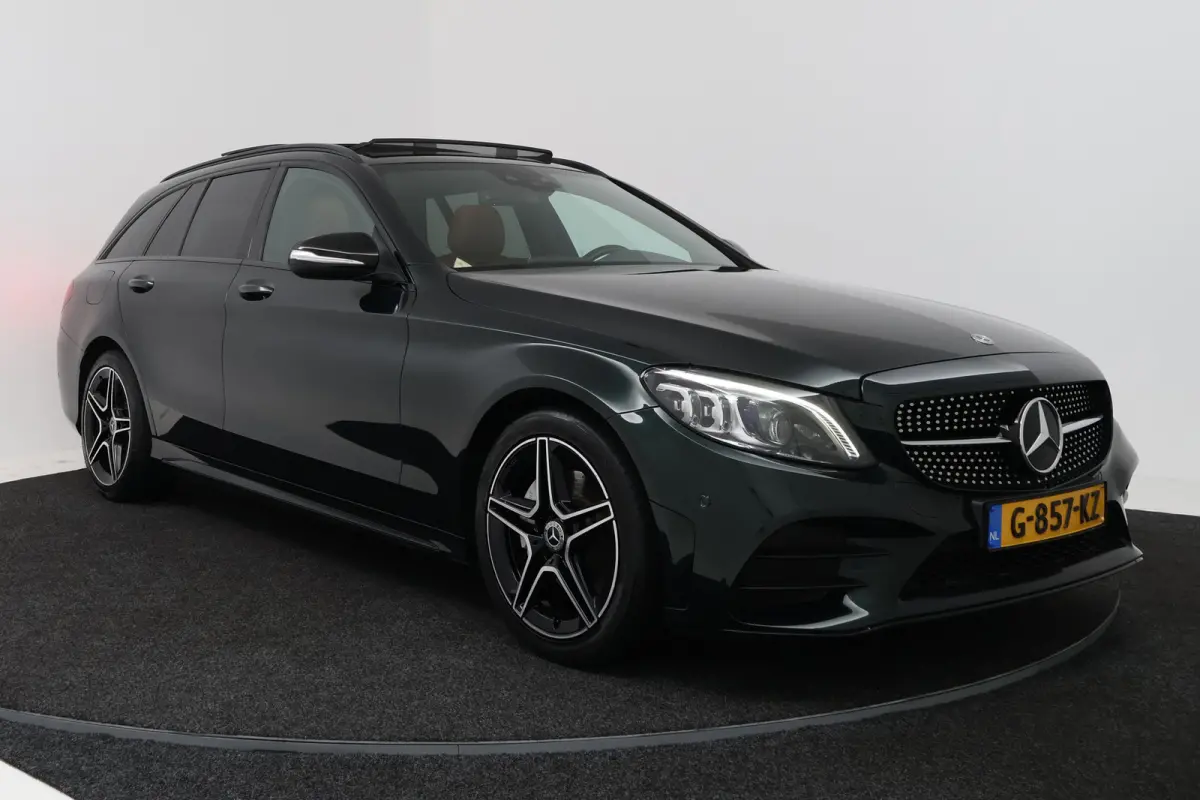 180 Solution AMG (PANORAMADAK, SFEERVERLICHTING, ELEKT. STOELEN, MULTIBEAM KOPLAMPEN, CAMERA)
