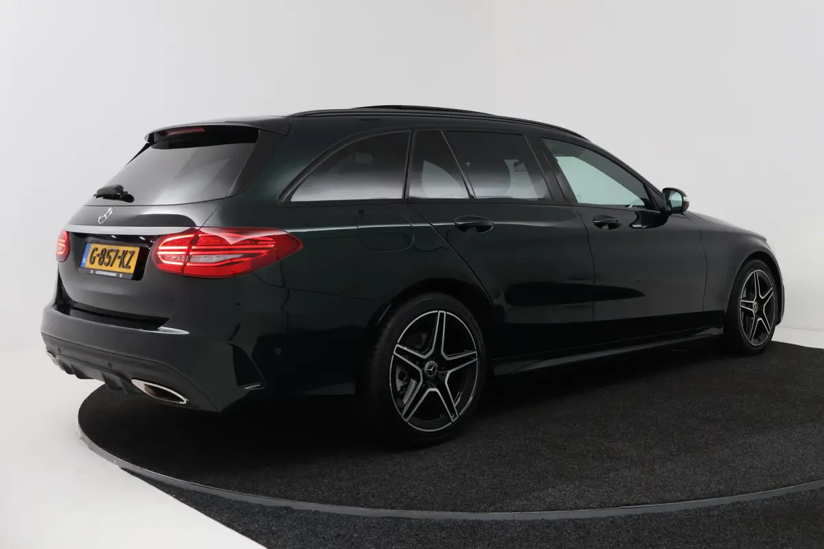 180 Solution AMG (PANORAMADAK, SFEERVERLICHTING, ELEKT. STOELEN, MULTIBEAM KOPLAMPEN, CAMERA)
