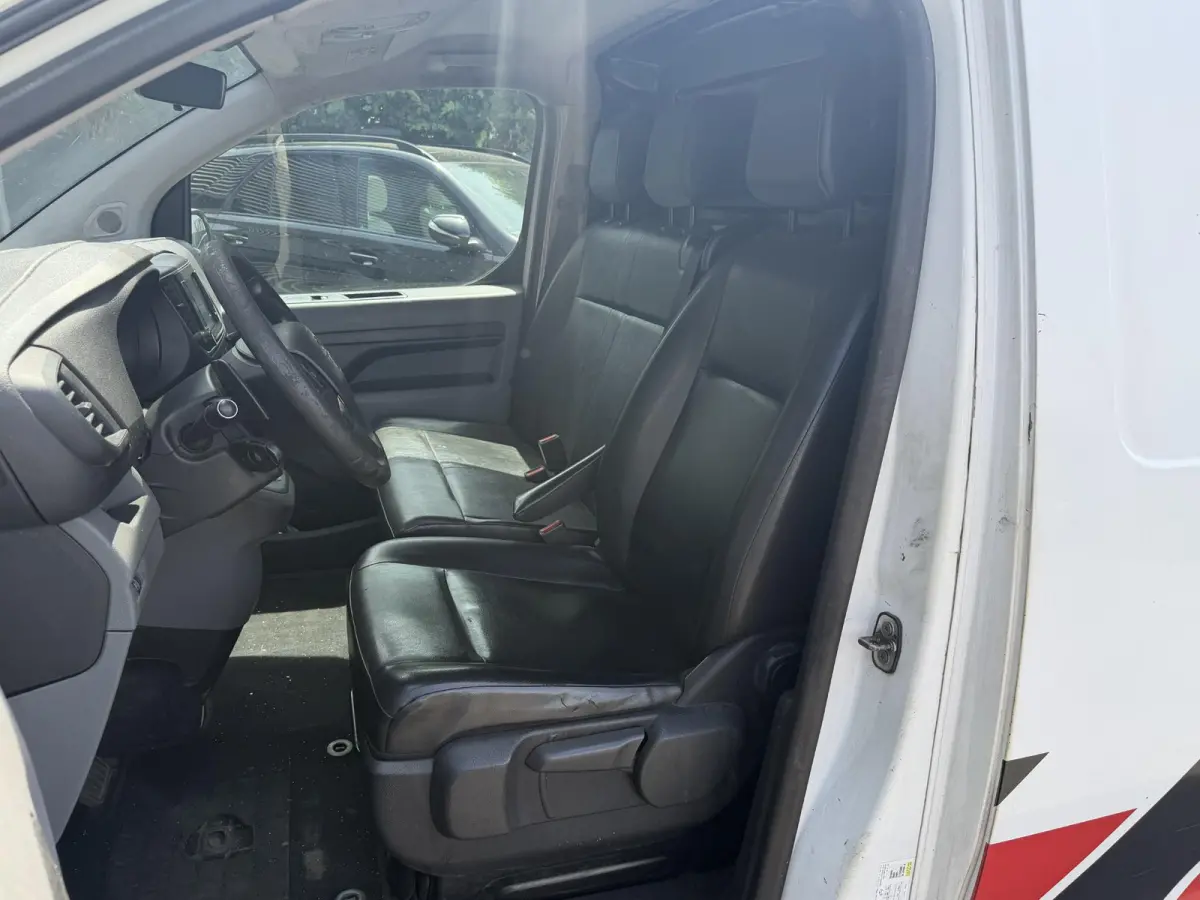 2.0 CDTI L2H1 Edition Navigatie | Camera | DAB | Lederen Bekleding |
