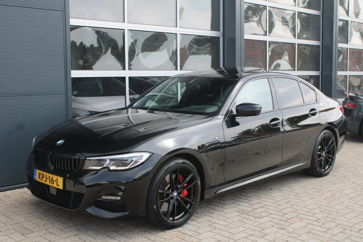 330e M-Sport Shadow | Pano | Laser | Memory | HUD | 360 | ACC