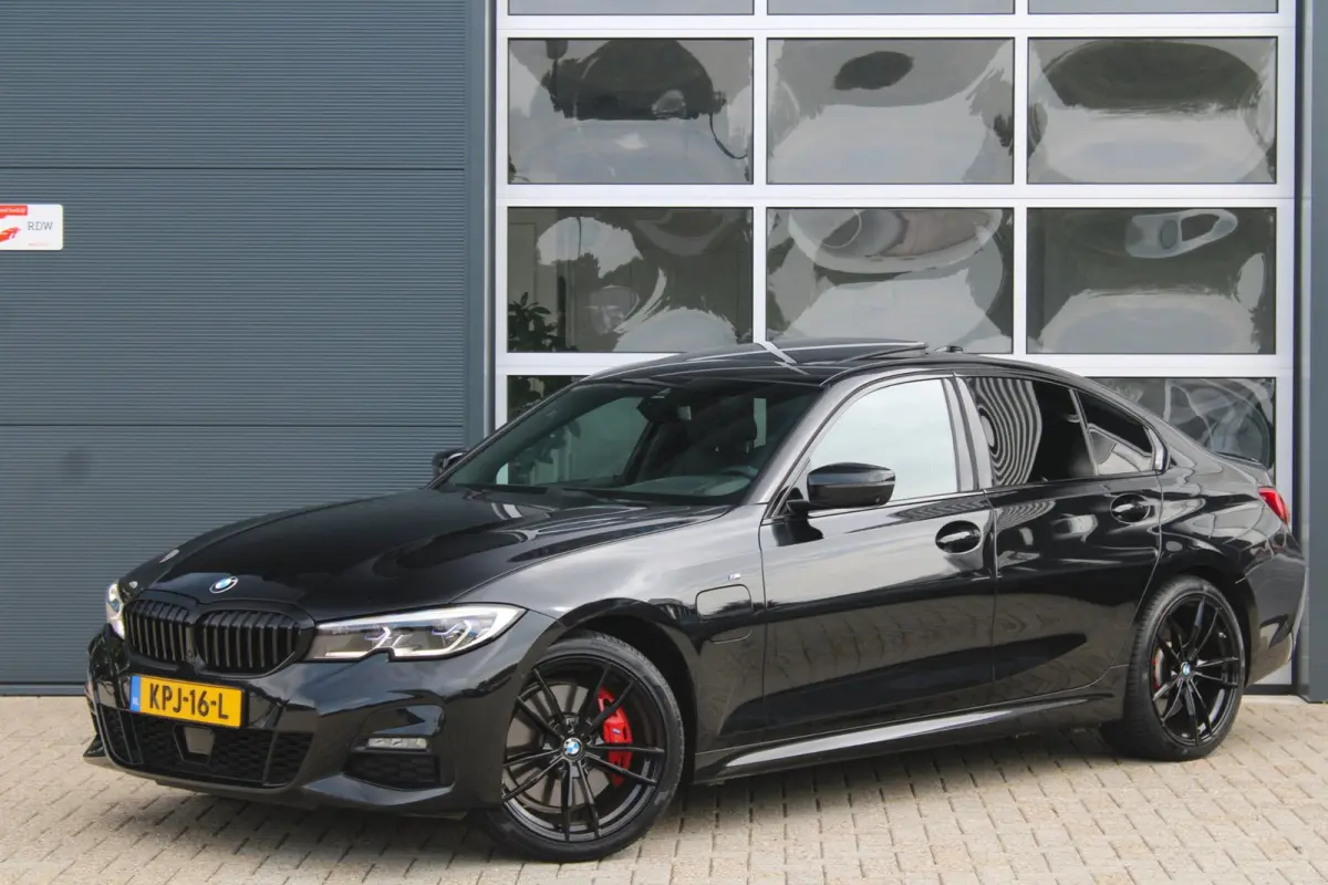 330e M-Sport Shadow | Pano | Laser | Memory | HUD | 360 | ACC