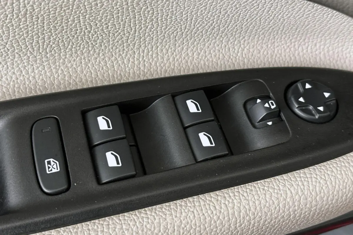 1.2 Hybrid La Prima Stoelverwarming Massage Achteruitrijcamera Keyless