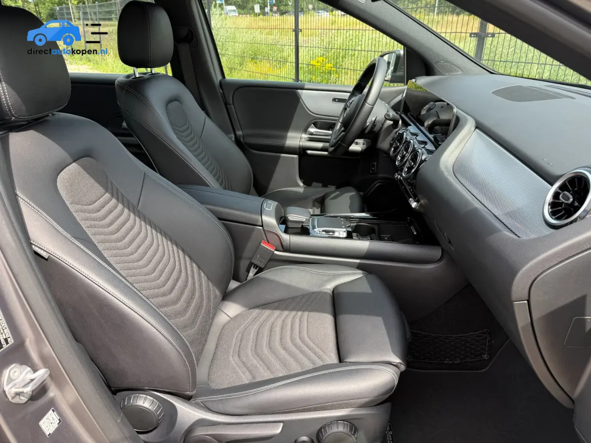 180 Business Solution Plus CarPlay | Camera | groot NAVI