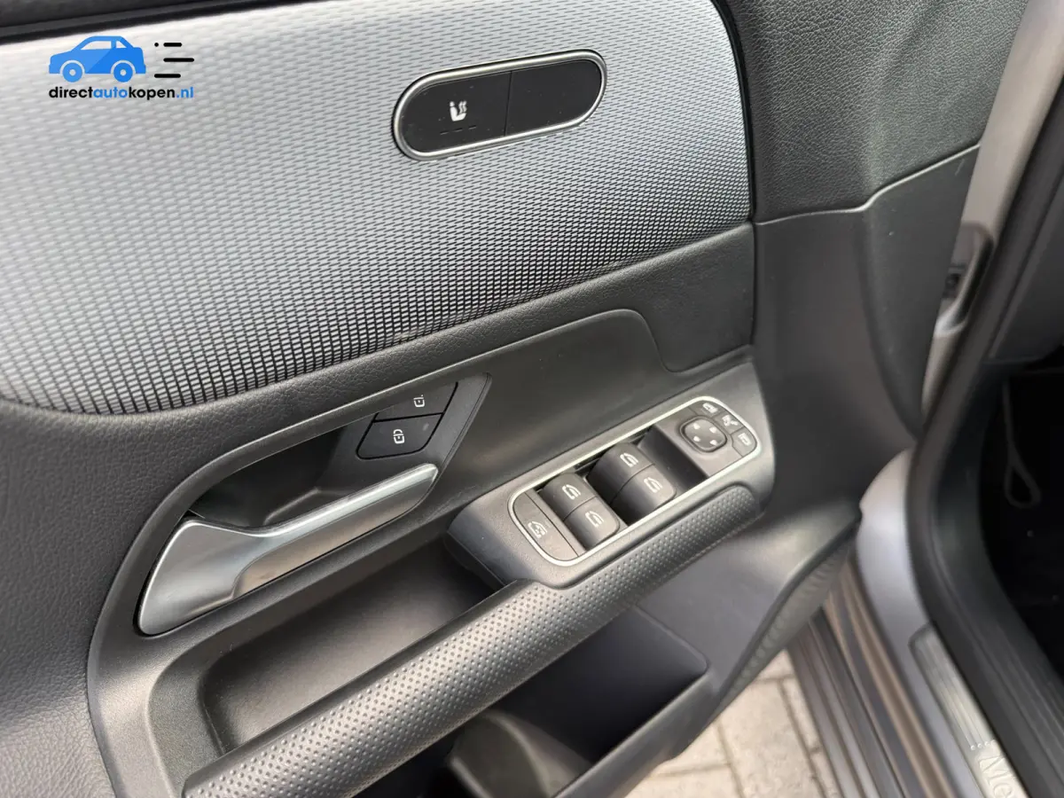 180 Business Solution Plus CarPlay | Camera | groot NAVI