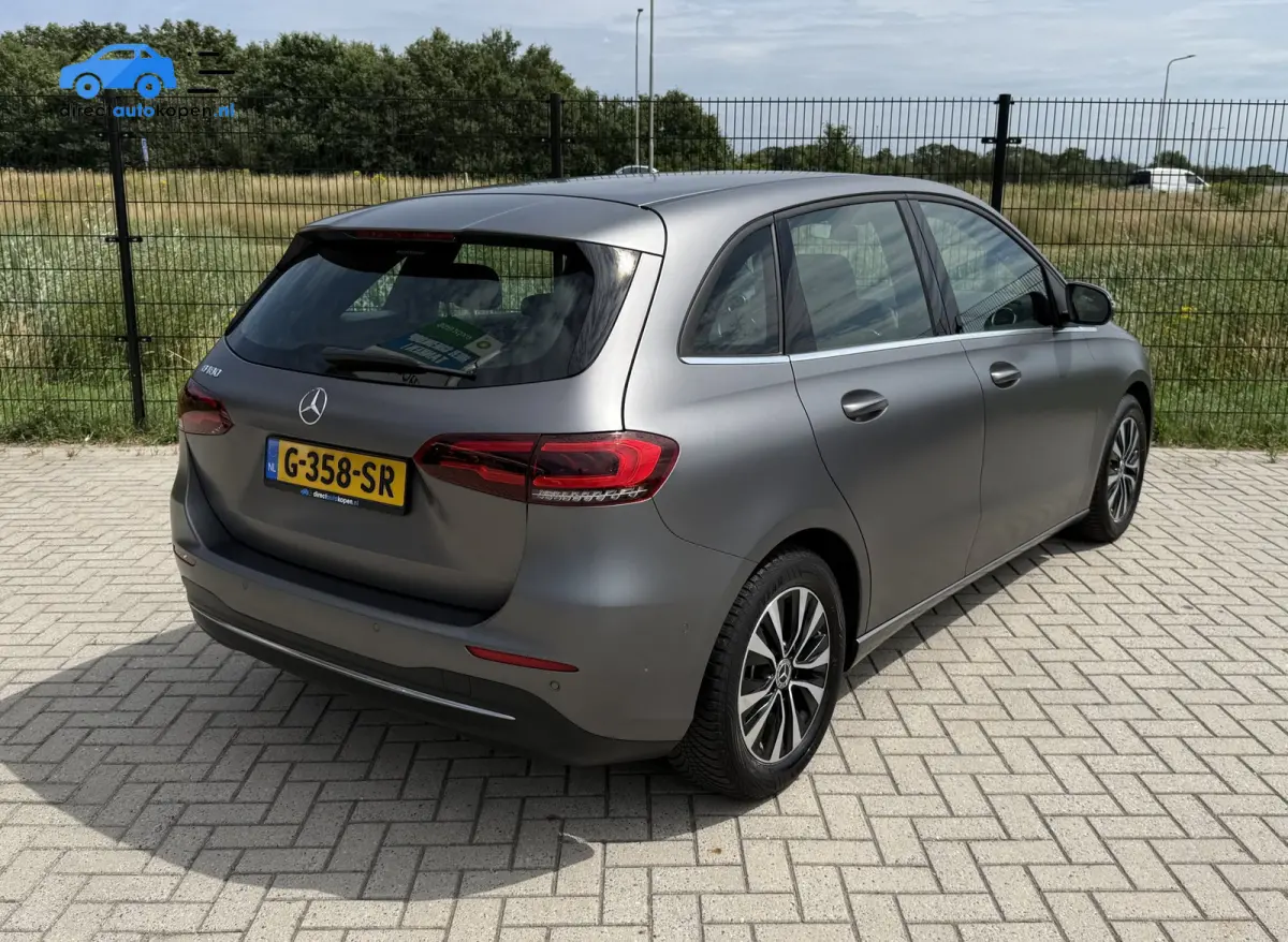 180 Business Solution Plus CarPlay | Camera | groot NAVI