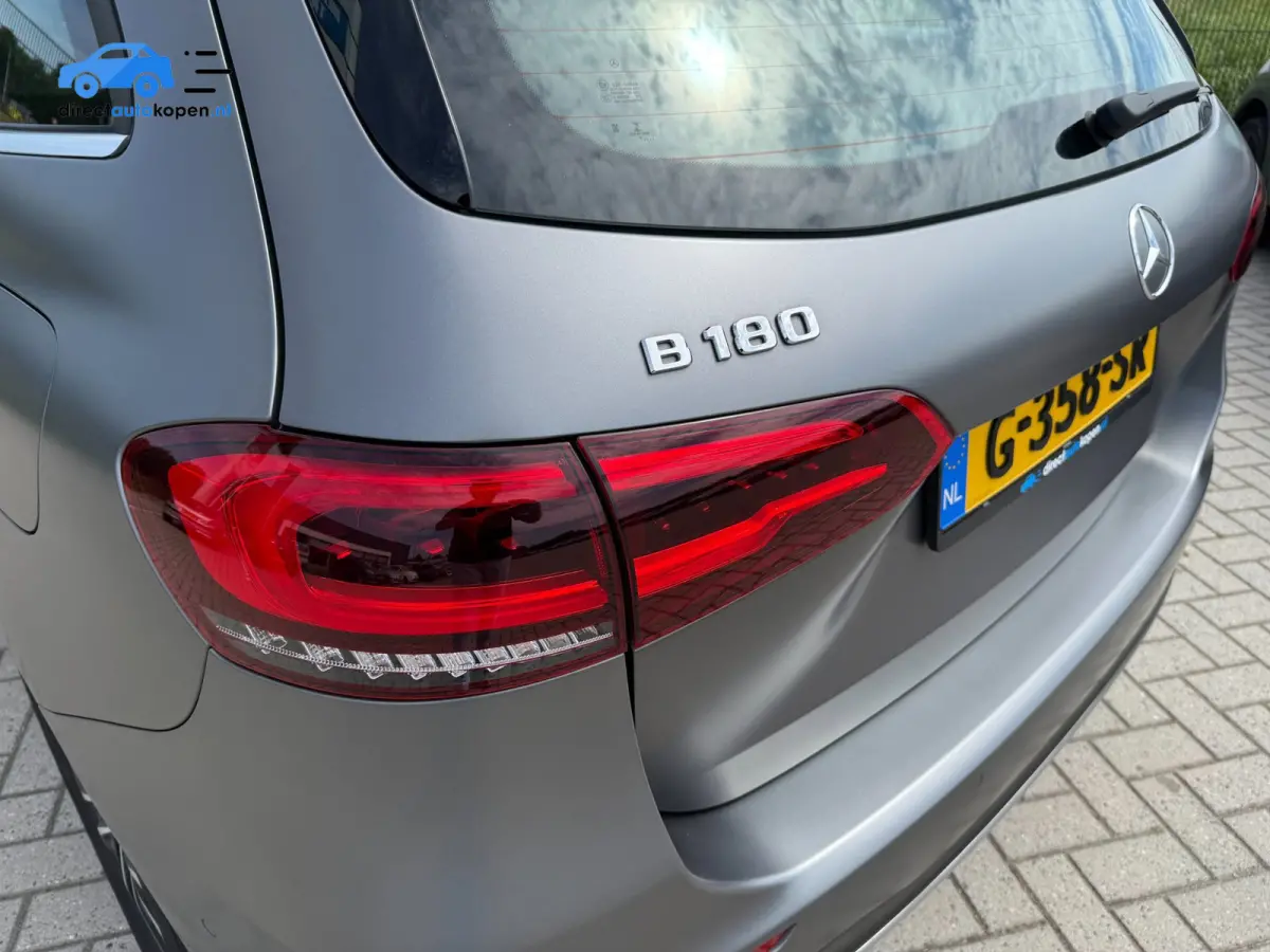 180 Business Solution Plus CarPlay | Camera | groot NAVI
