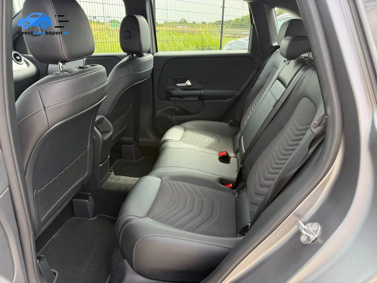 180 Business Solution Plus CarPlay | Camera | groot NAVI