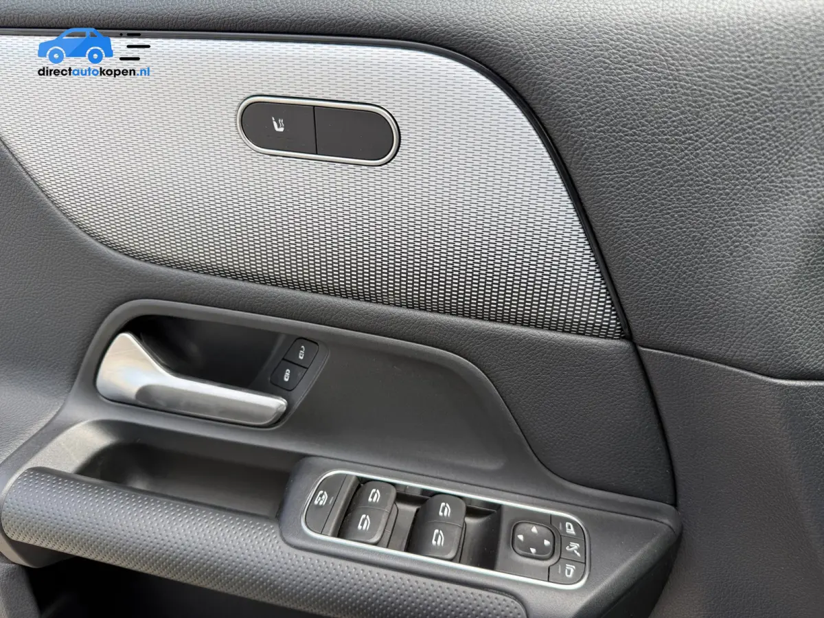 180 Business Solution Plus CarPlay | Camera | groot NAVI