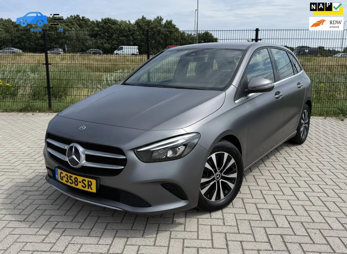 180 Business Solution Plus CarPlay | Camera | groot NAVI