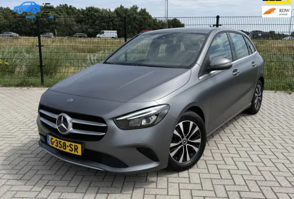 180 Business Solution Plus CarPlay | Camera | groot NAVI