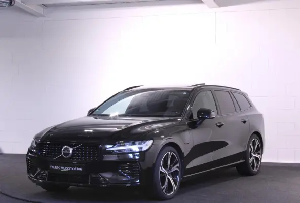 2.0 T6 Plug-in hybrid AWD Plus Dark | H/K | PANO |