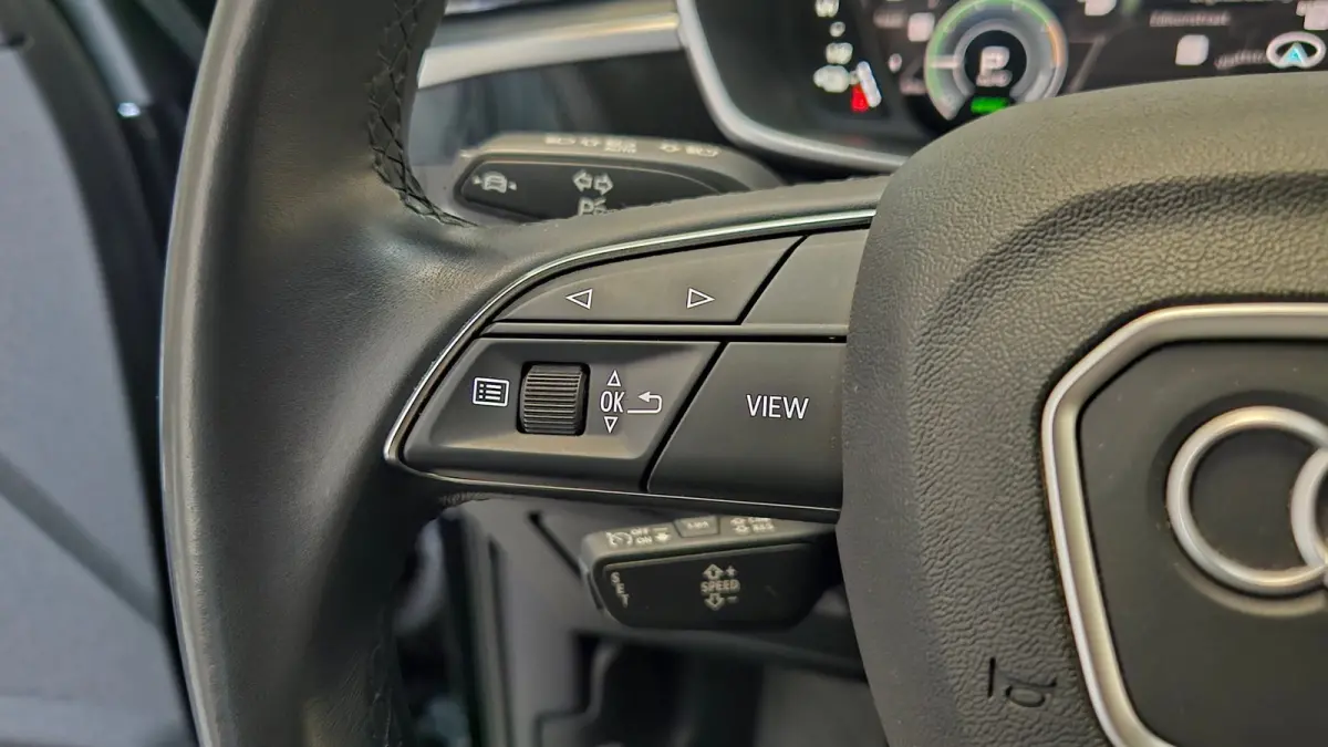 45 TFSI-e S-Line Keyless Matrix 360 Virtual Leder BTW Black Edition