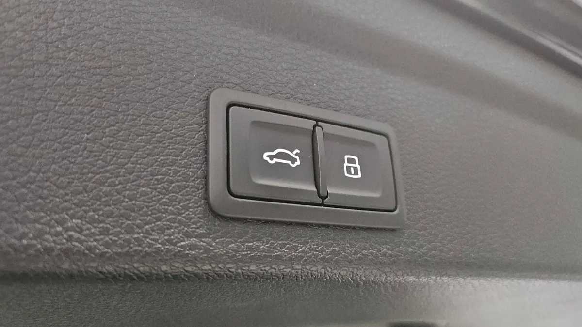 45 TFSI-e S-Line Keyless Matrix 360 Virtual Leder BTW Black Edition
