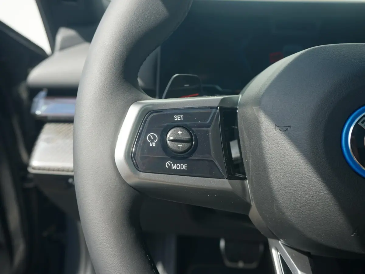 530e | M Sportpakket Pro | M Multifunctionele voorstoelen | Bowers & Wilkins | Driving Assistant Professional | Alcantara hemelbekleding