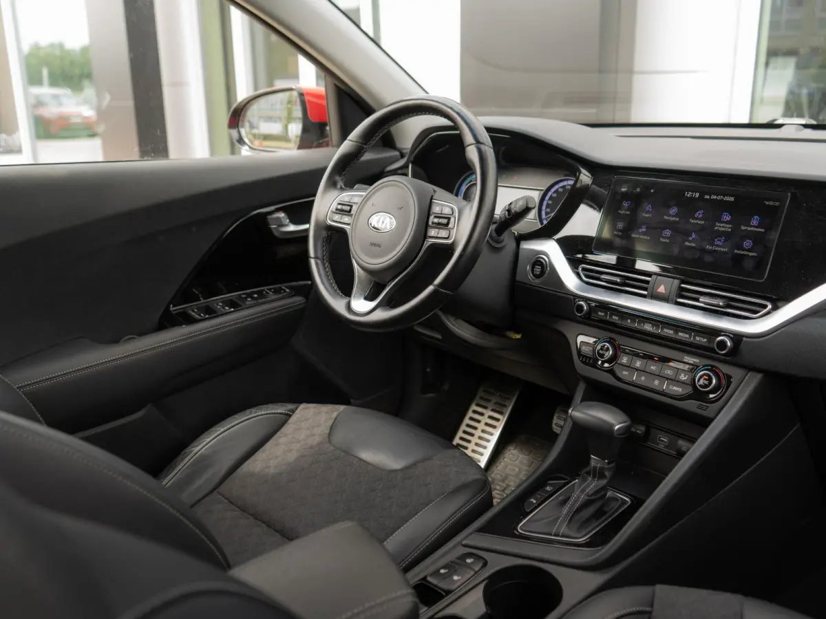 1.6 GDi Hybrid DynamicPlusLine | Stoel en stuurverwarming| Navigatie | Achteruitrijcamera | Trekhaak |