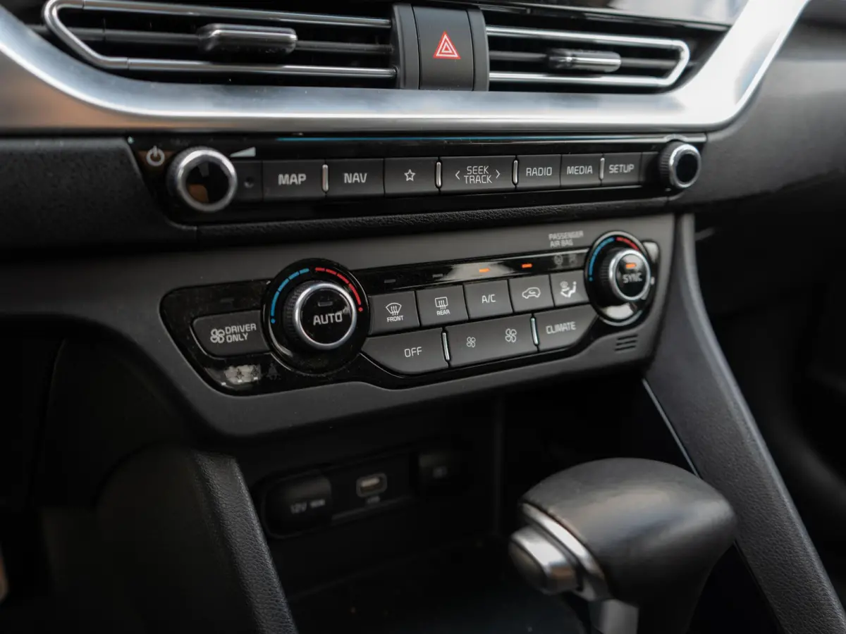 1.6 GDi Hybrid DynamicPlusLine | Stoel en stuurverwarming| Navigatie | Achteruitrijcamera | Trekhaak |