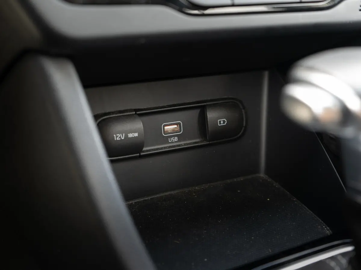 1.6 GDi Hybrid DynamicPlusLine | Stoel en stuurverwarming| Navigatie | Achteruitrijcamera | Trekhaak |