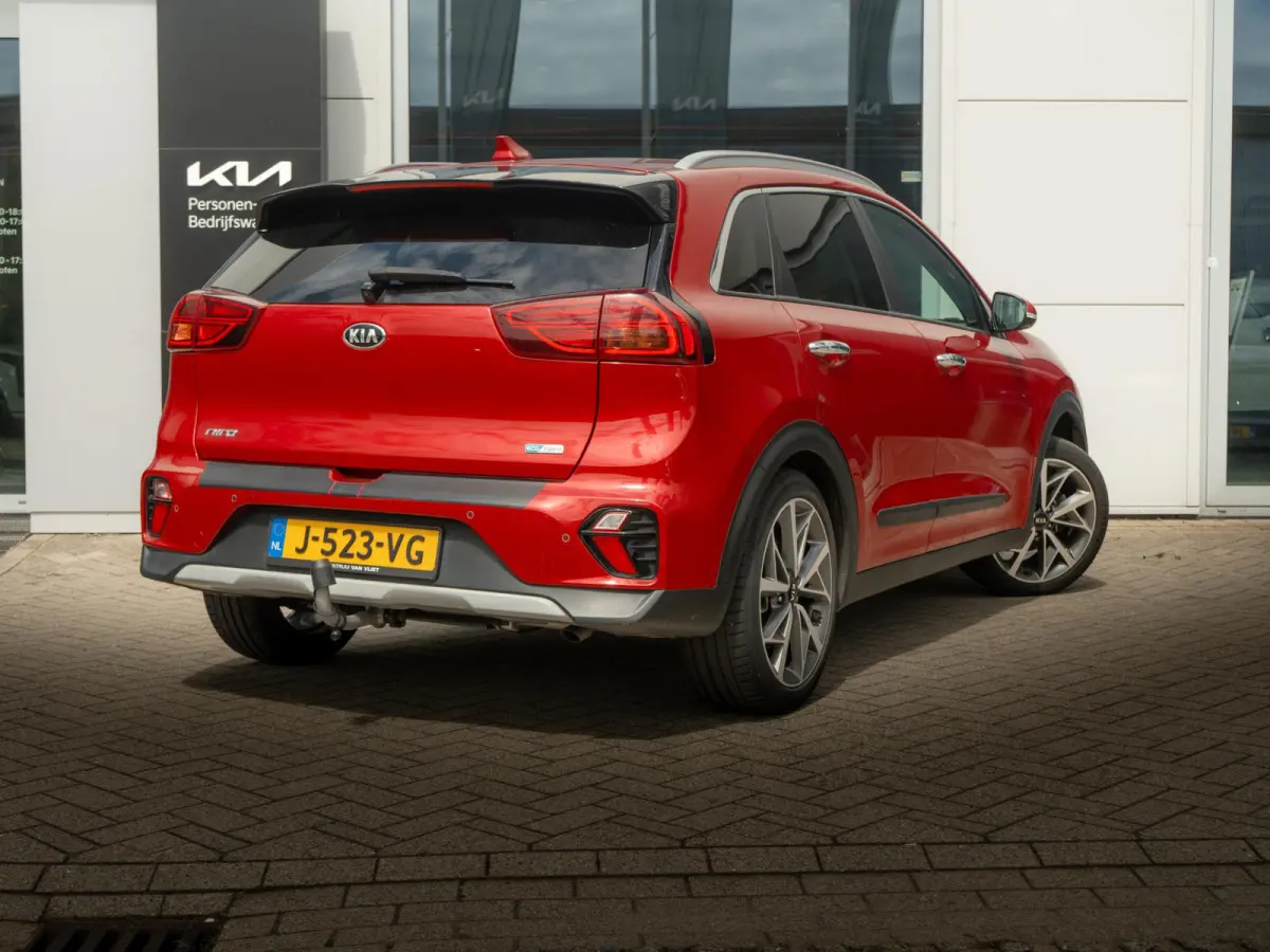 1.6 GDi Hybrid DynamicPlusLine | Stoel en stuurverwarming| Navigatie | Achteruitrijcamera | Trekhaak |