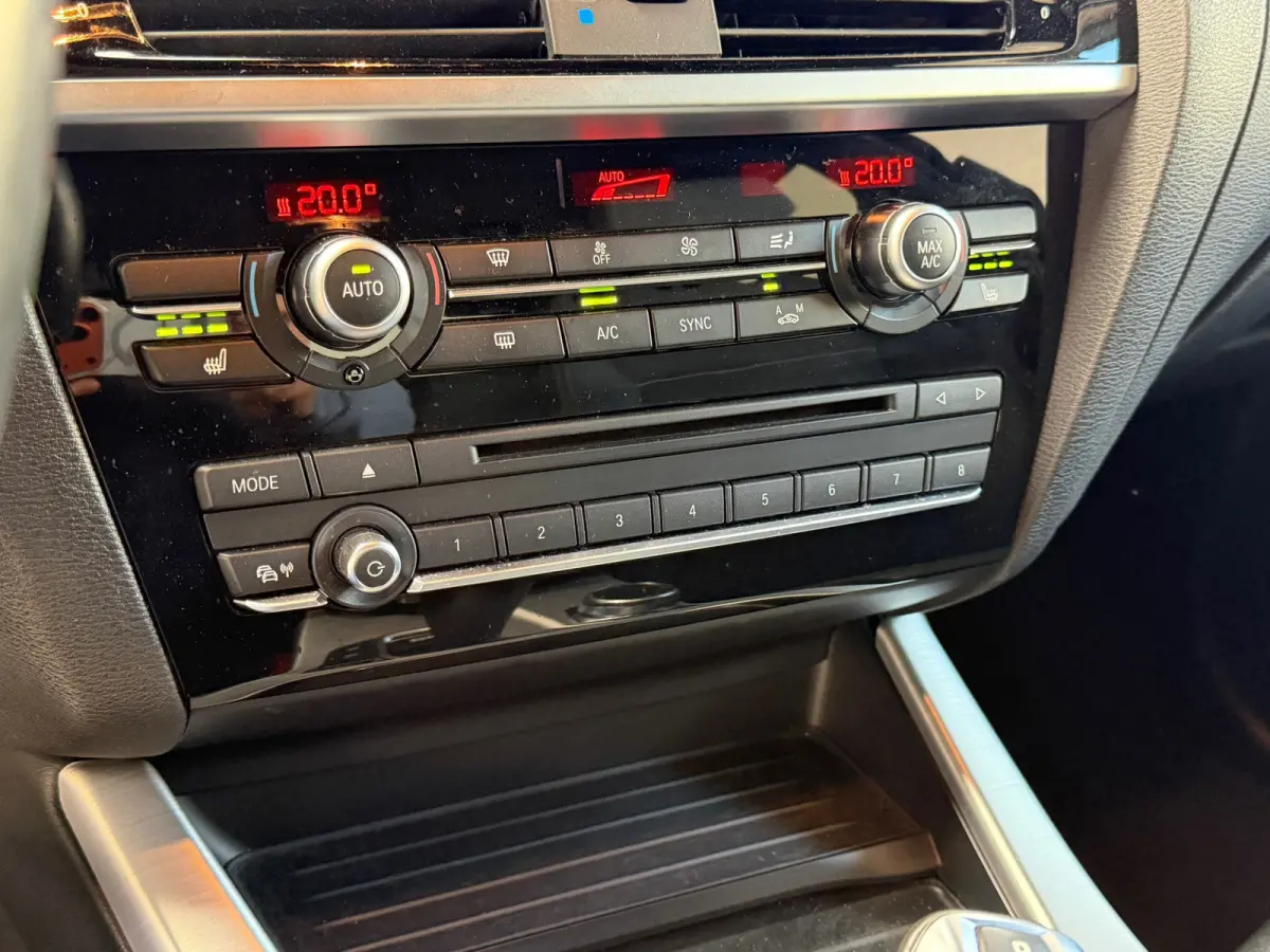XDrive20d High Executive xLine Edition | M-Sport | Pano | Camera | Trekhaak | Keyless | Zeer mooie auto