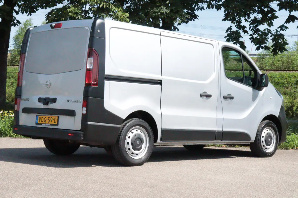 1.6 CDTI L1H1 Edition EcoFlex | NAVI | AIRCO | PDC ACHTER | CRUISE | SCHUIFDEUR R |