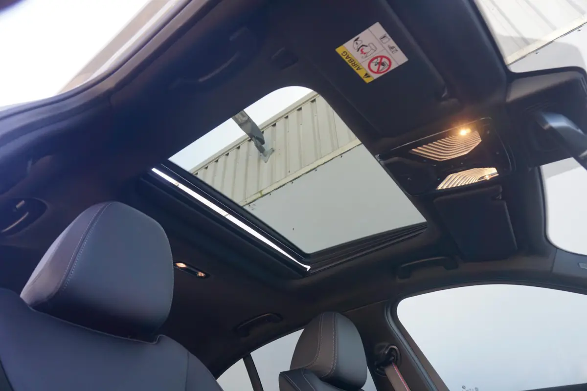 330e | M Sportpakket Pro | Schuif-/kanteldak | Harman Kardon | Driving Assistant Professional