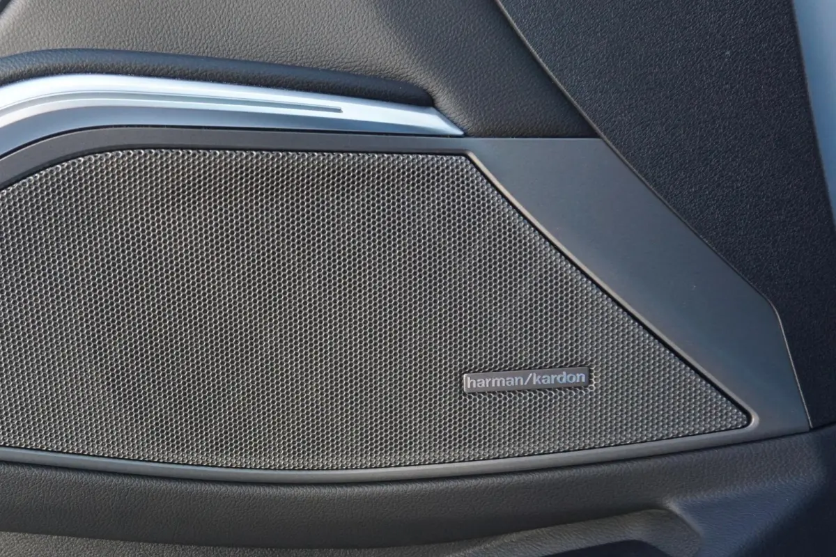 330e | M Sportpakket Pro | Schuif-/kanteldak | Harman Kardon | Driving Assistant Professional