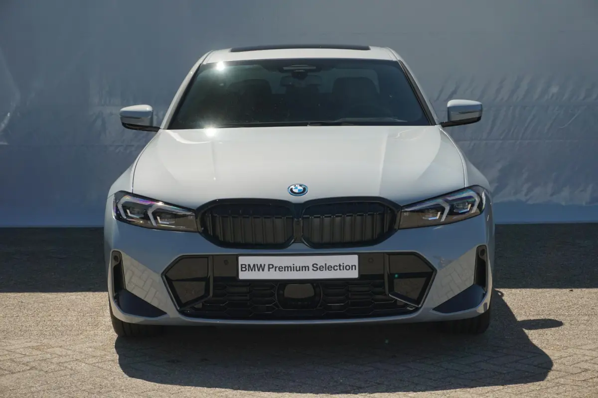330e | M Sportpakket Pro | Schuif-/kanteldak | Harman Kardon | Driving Assistant Professional
