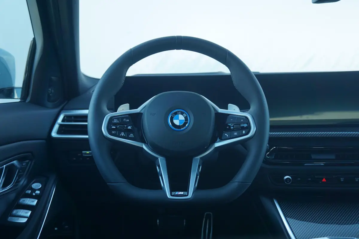 330e | M Sportpakket Pro | Schuif-/kanteldak | Harman Kardon | Driving Assistant Professional