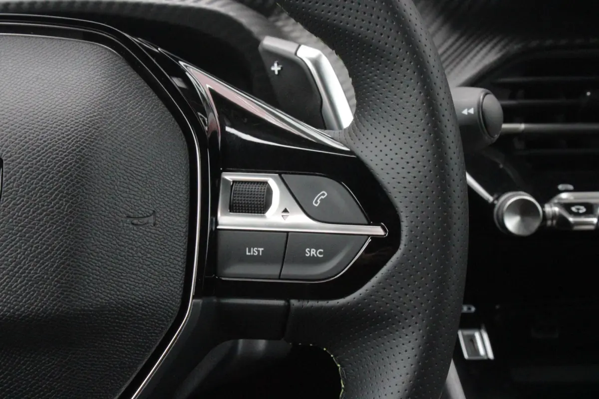 1.2 Hybrid 145PK AUTOMAAT GT | CAMERA VOOR + ACHTER | NAVIGATIE | DRAADLOZE APPLE CARPLAY/ANDROID AUTO | FULL LED KOPLAMPEN | LICHTMETALEN VELGEN 17" | DODEHOEK DETECTIE | DRAADLOZE TELEFOON