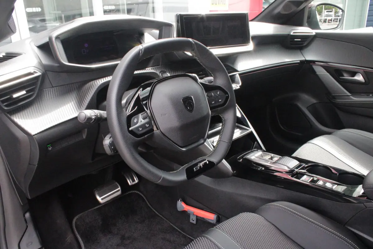 1.2 Hybrid 145PK AUTOMAAT GT | CAMERA VOOR + ACHTER | NAVIGATIE | DRAADLOZE APPLE CARPLAY/ANDROID AUTO | FULL LED KOPLAMPEN | LICHTMETALEN VELGEN 17" | DODEHOEK DETECTIE | DRAADLOZE TELEFOON