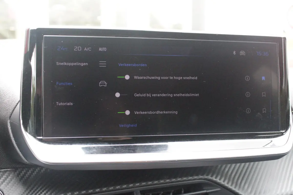 1.2 Hybrid 145PK AUTOMAAT GT | CAMERA VOOR + ACHTER | NAVIGATIE | DRAADLOZE APPLE CARPLAY/ANDROID AUTO | FULL LED KOPLAMPEN | LICHTMETALEN VELGEN 17" | DODEHOEK DETECTIE | DRAADLOZE TELEFOON