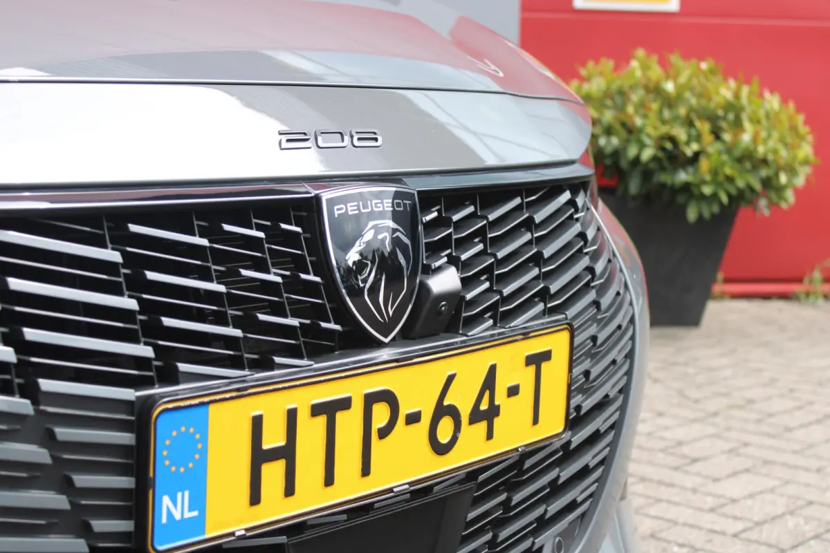1.2 Hybrid 145PK AUTOMAAT GT | CAMERA VOOR + ACHTER | NAVIGATIE | DRAADLOZE APPLE CARPLAY/ANDROID AUTO | FULL LED KOPLAMPEN | LICHTMETALEN VELGEN 17" | DODEHOEK DETECTIE | DRAADLOZE TELEFOON