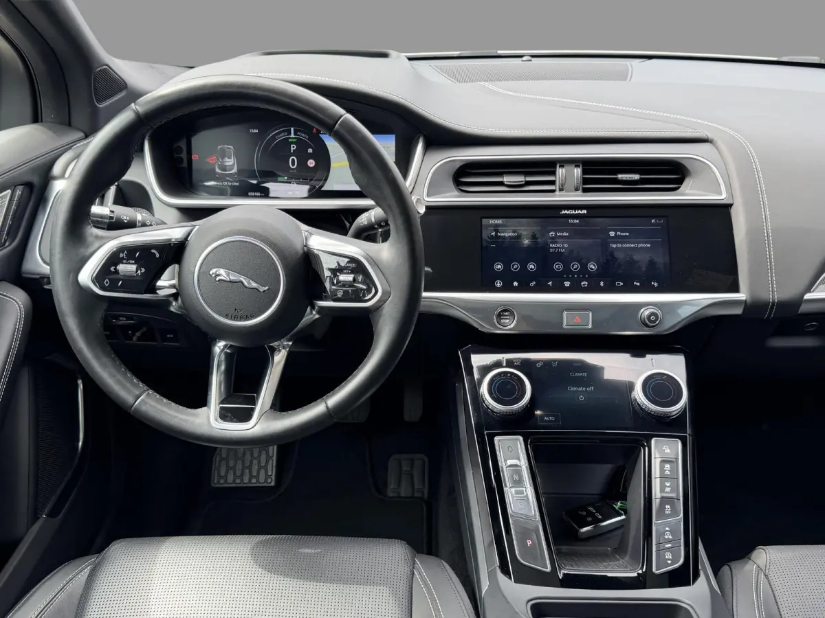 EV400 First Edition 90 kWh SOH 86,1% / NP ( € 111.500 ) / 22'' LMV ( € 2.542 ) / Carbon-Package / Luchtvering / MERIDIAN Sound / Duurste Uitvoering / Volledige Dealer Historie /