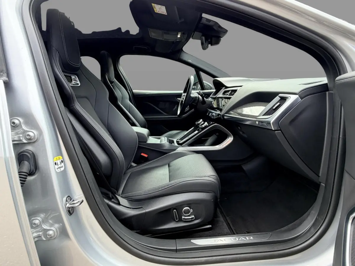 EV400 First Edition 90 kWh SOH 86,1% / NP ( € 111.500 ) / 22'' LMV ( € 2.542 ) / Carbon-Package / Luchtvering / MERIDIAN Sound / Duurste Uitvoering / Volledige Dealer Historie /