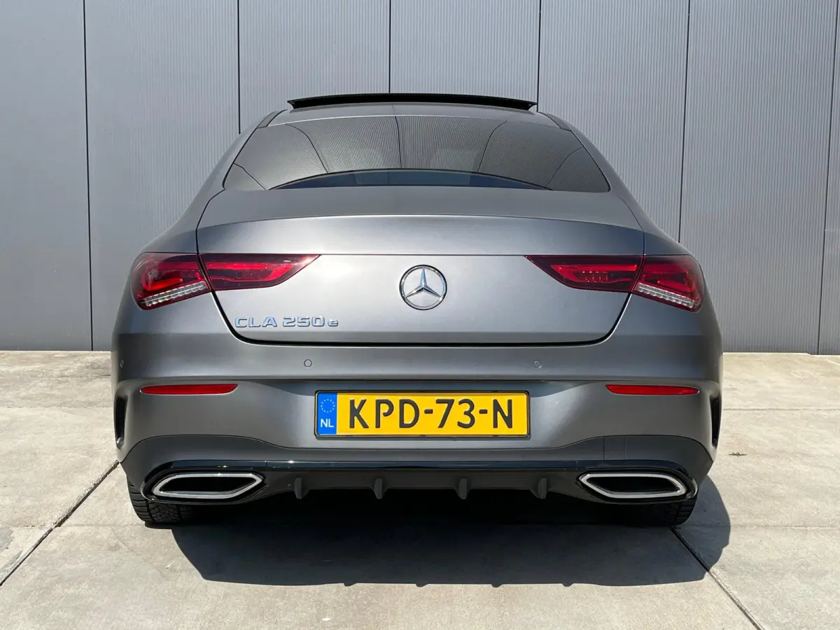 250 e AMG Line | Designo Magno Mountaingrau | Panoramadak | Sfeerverlichting | Widescreen |