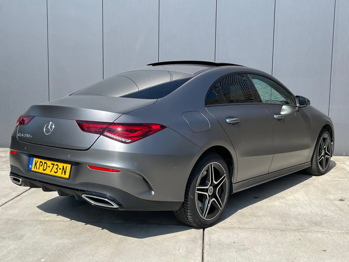 250 e AMG Line | Designo Magno Mountaingrau | Panoramadak | Sfeerverlichting | Widescreen |