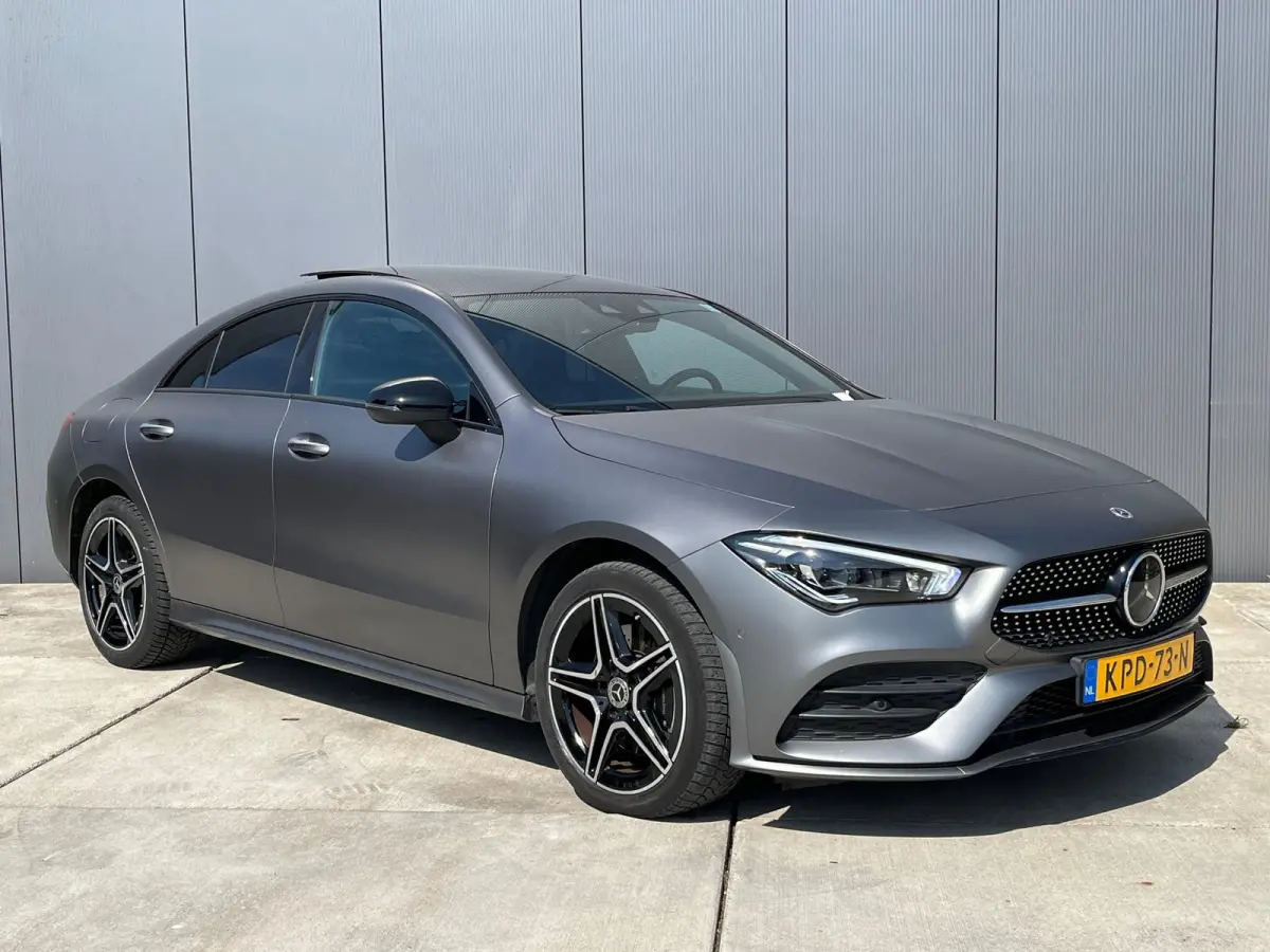 250 e AMG Line | Designo Magno Mountaingrau | Panoramadak | Sfeerverlichting | Widescreen |