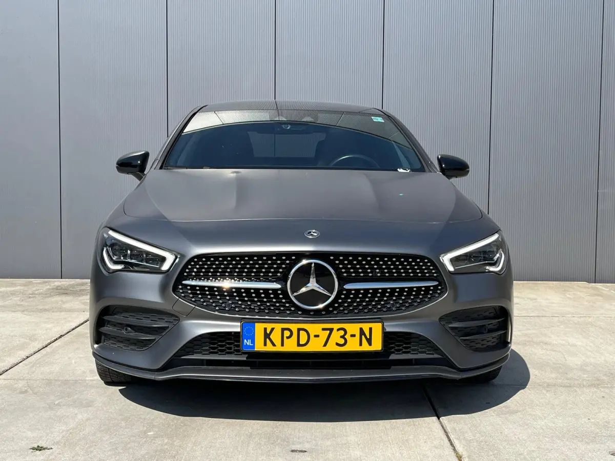 250 e AMG Line | Designo Magno Mountaingrau | Panoramadak | Sfeerverlichting | Widescreen |
