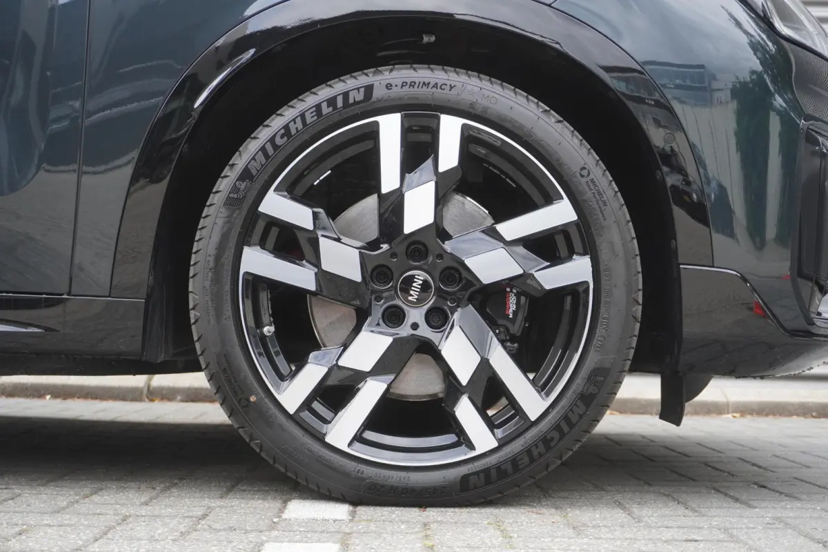 E | John Cooper Works Uitvoering | Pakket L | Driving Assistant Plus | HIFI System Harman Kardon | MINI Head-Up Display