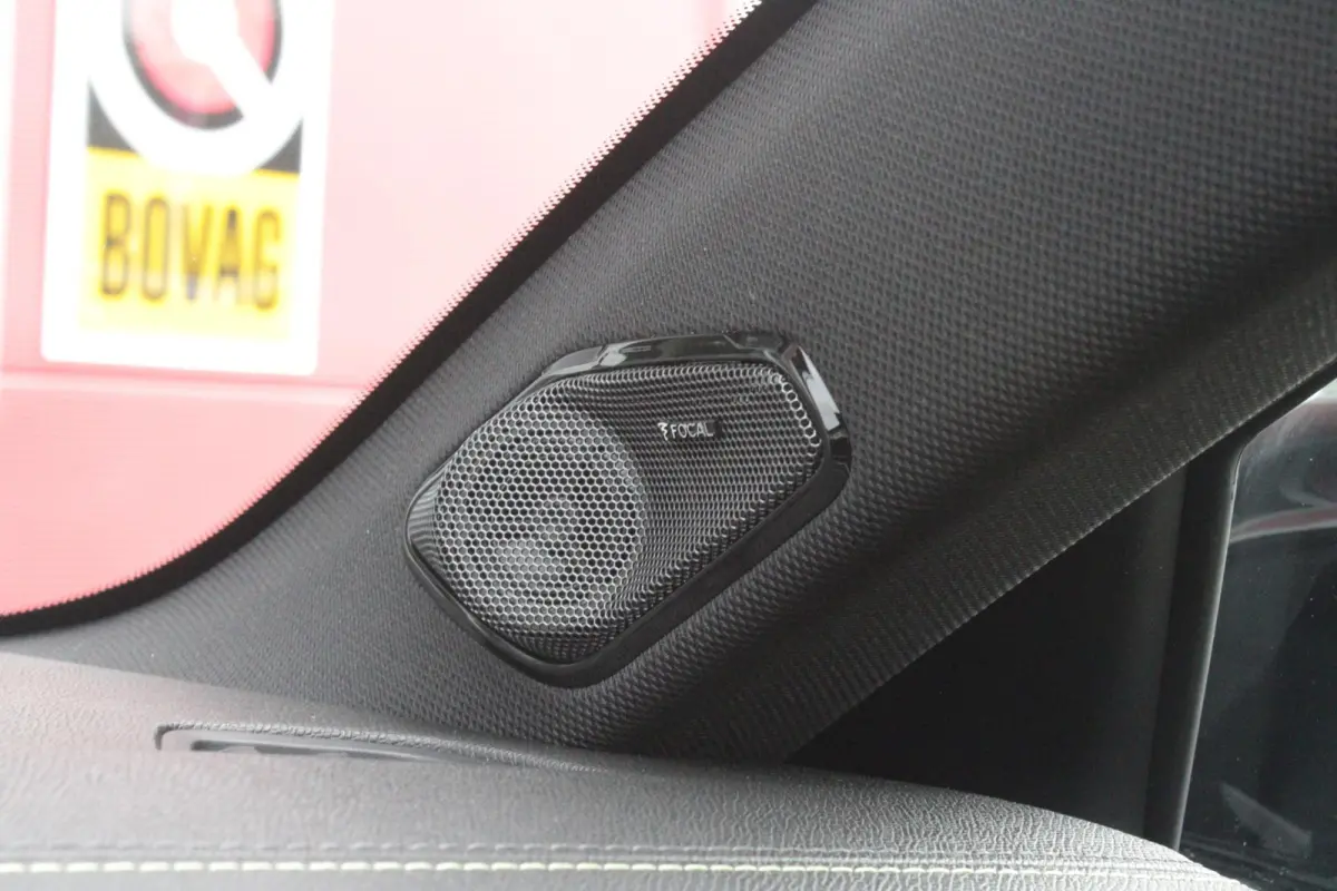 1.2 Hybrid 145PK AUTOMAAT GT PACK | PANORAMA SCHUIF/KANTEL DAK | AFNEEMBARE TREKHAAK | NAVIGATIE | SENSATION PACK: FOCAL HIFI SYSTEM (PREMIUM HIFI SYSTEEM MET 10 SPEAKERS)/DRAADLOZE TELEFOON