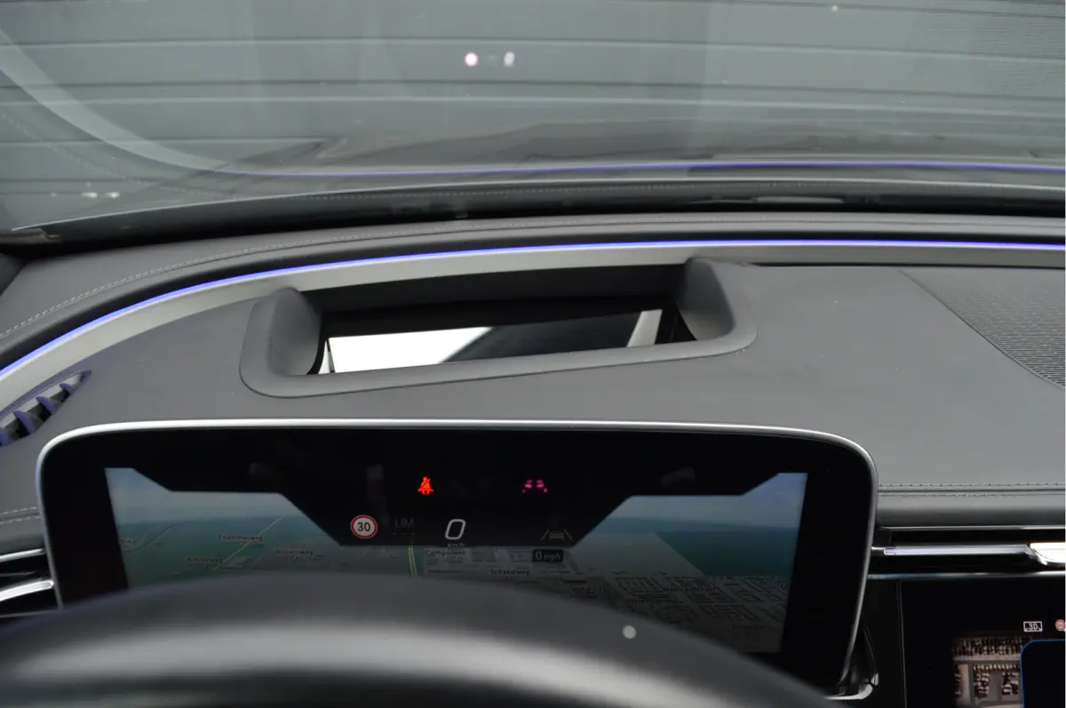 300 e AMG Line | PANO | SUPERSCREEN | BURMESTER | ACC | HUD |