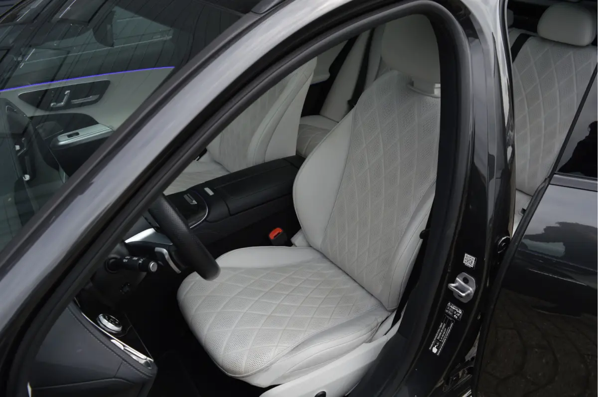 300 e AMG Line | PANO | SUPERSCREEN | BURMESTER | ACC | HUD |